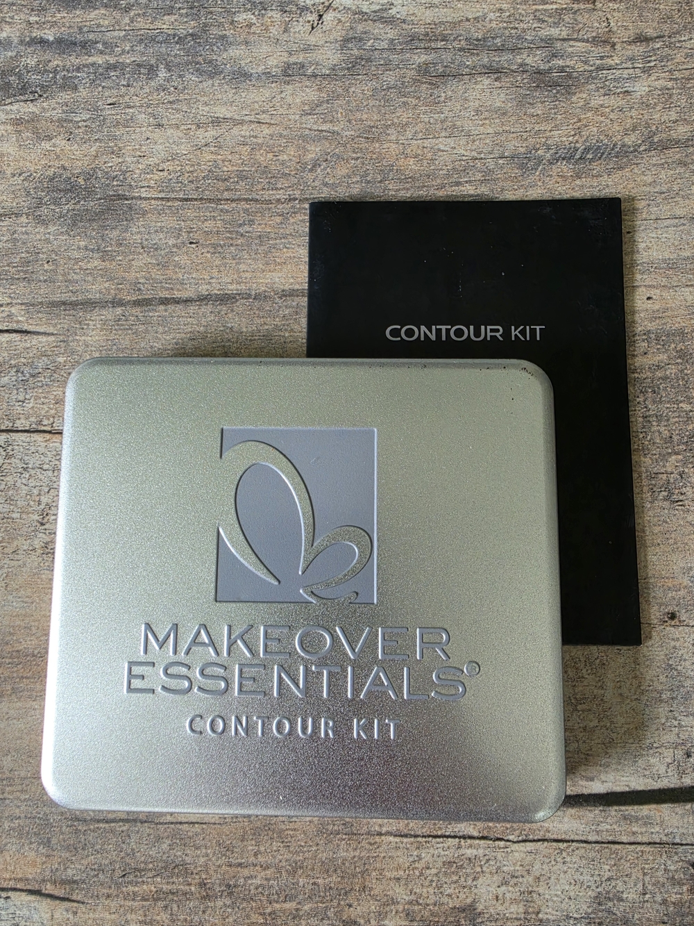 ME Makeover Essentials Contour Kit - Silver Tin